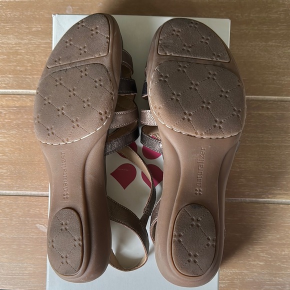 Naturalizer Women's Bronze Leather Strappy Sandals - Picture 4 of 7